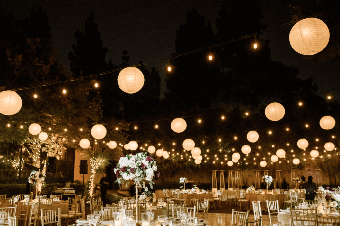 Wedding decor for outdoor wedding