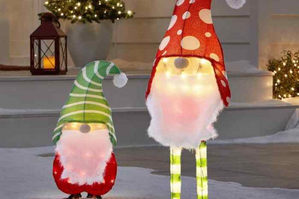 Christmas gnome outdoor decor