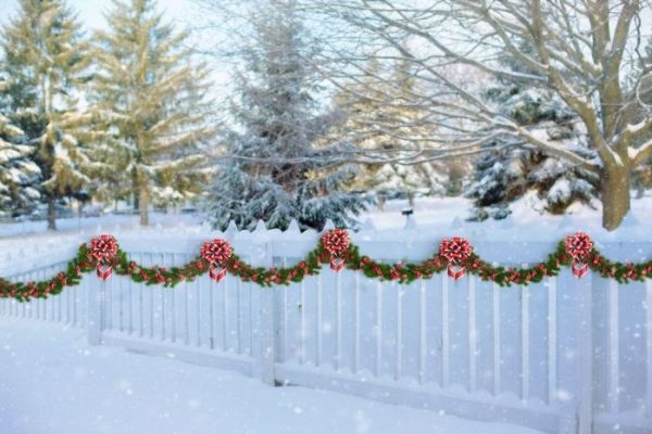 Outdoor fence christmas decor