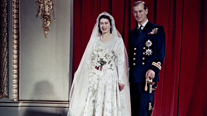 Queen elizabeth's wedding dress