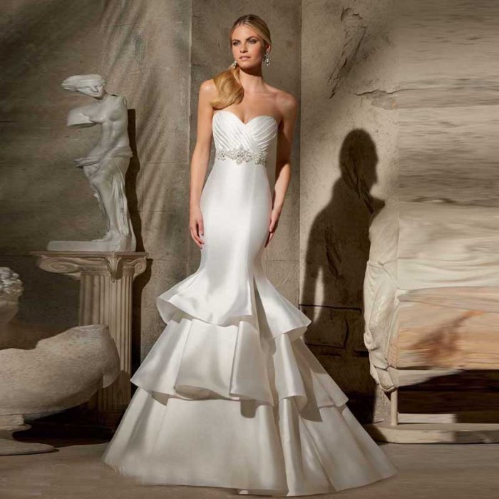 Simple trumpet wedding dress