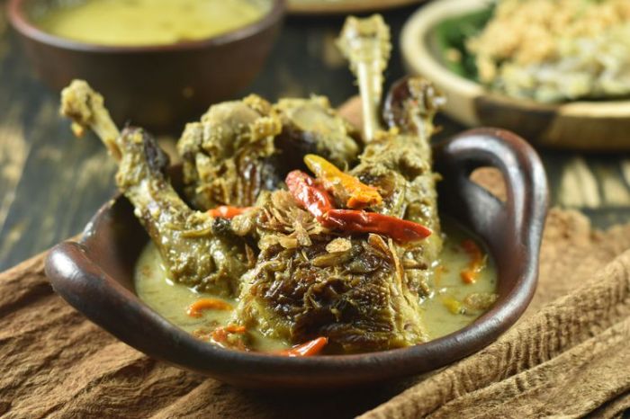 Resep ayam lodho khas trenggalek