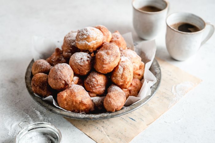 Oliebollen doughnuts dessert thespruceeats traditional belanda khas berbagai spesial tahun negara fashioned coba