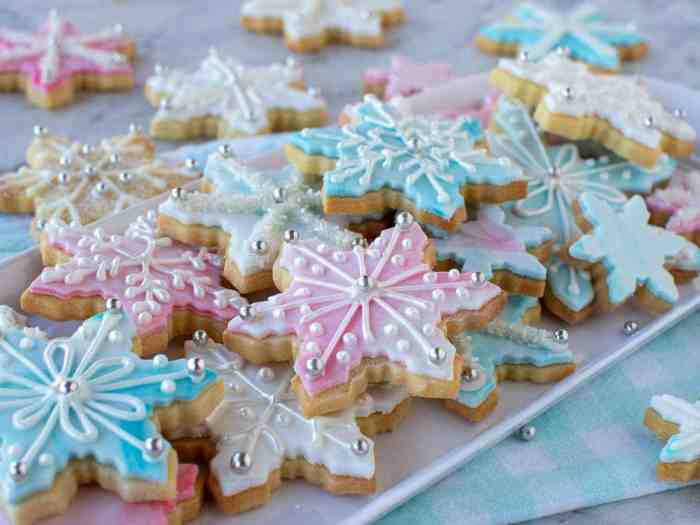 Cookies chocolate snowflake white recipe holiday festive cookie buttery sweet garnishes